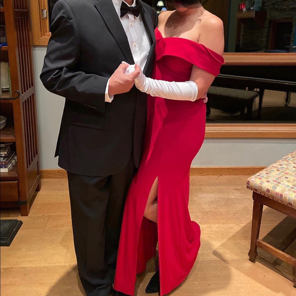Perfect holiday gown, off the shoulder, worn once